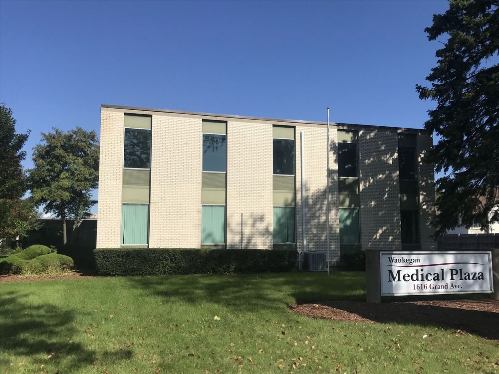 Waukegan Medical Plaza : 1616 Grand Ave, Waukegan, IL 60085